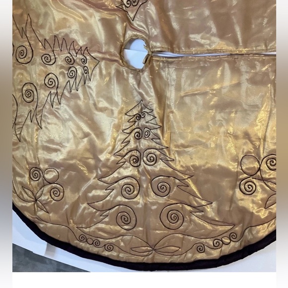 Santa’s Best Tree Skirt Gold Satin Purple Velvet Trim - Picture 4 of 16